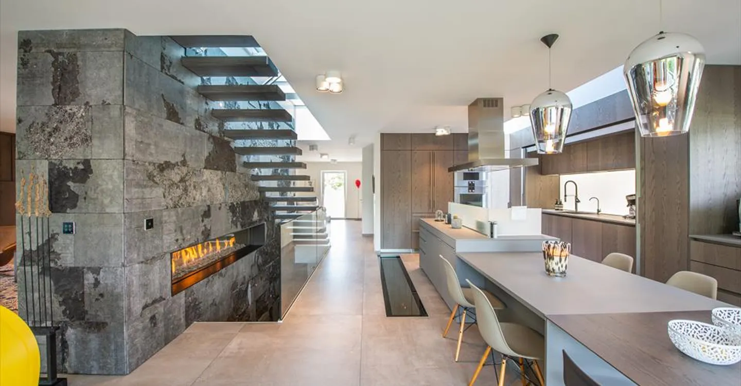 Exclusive Duplex with Rooftop Garden - Photo 9 of 30