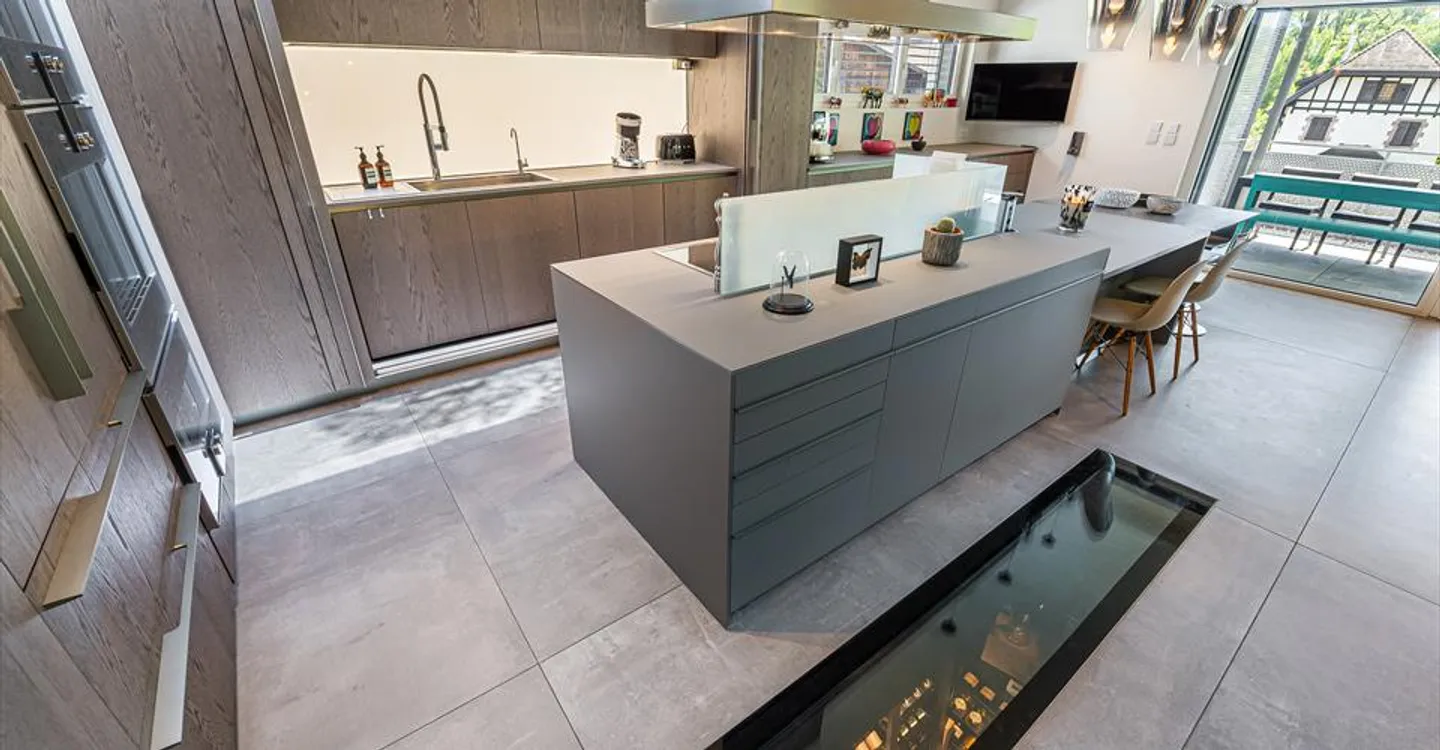 Exclusive Duplex with Rooftop Garden - Photo 10 of 30
