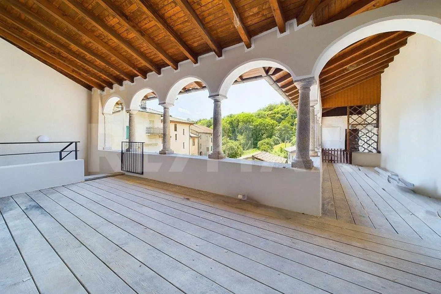 Charmantes historisches Haus, das komplett mit großem Garten renoviert wurde - Foto 3 von 13