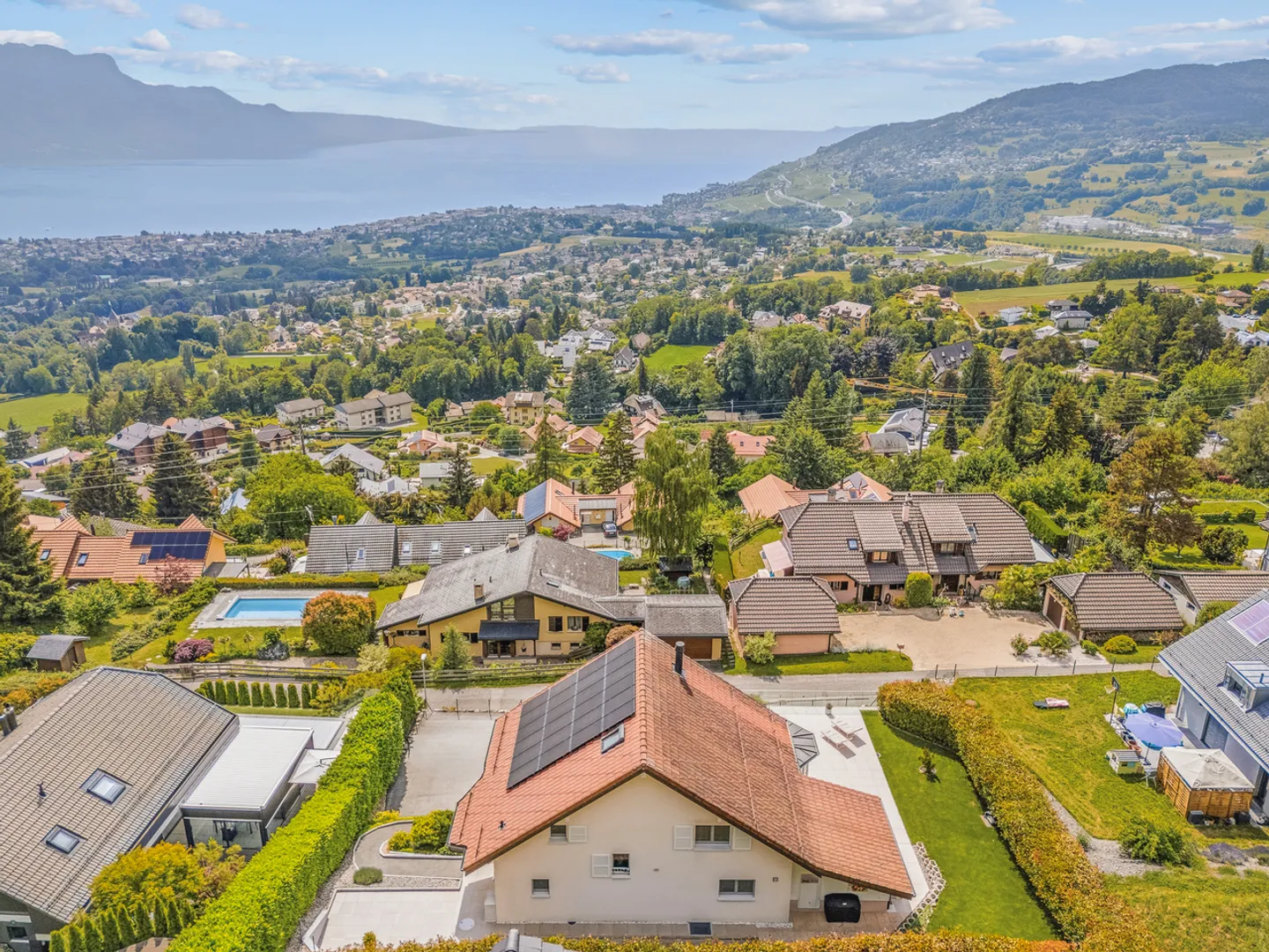 Villa d'Architecte avec Vue sur le Lac - Photo 2 sur 20