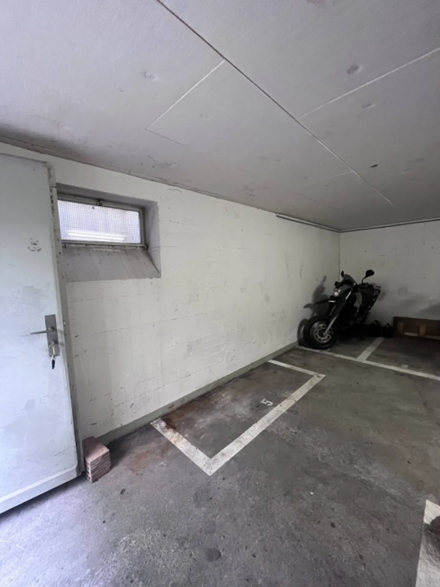 Garagenparkplatz befristet bis 31.03.2026 - Foto 1 von 2