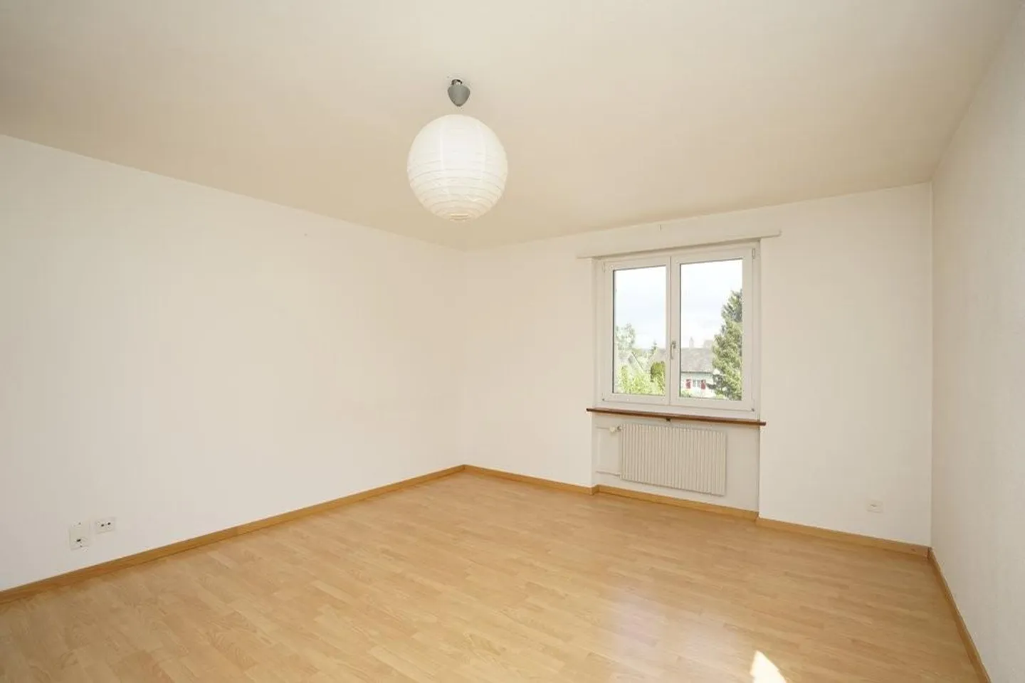 Appartement lumineux de 3 pièces avec vue sur la verdure - Photo 4 sur 7