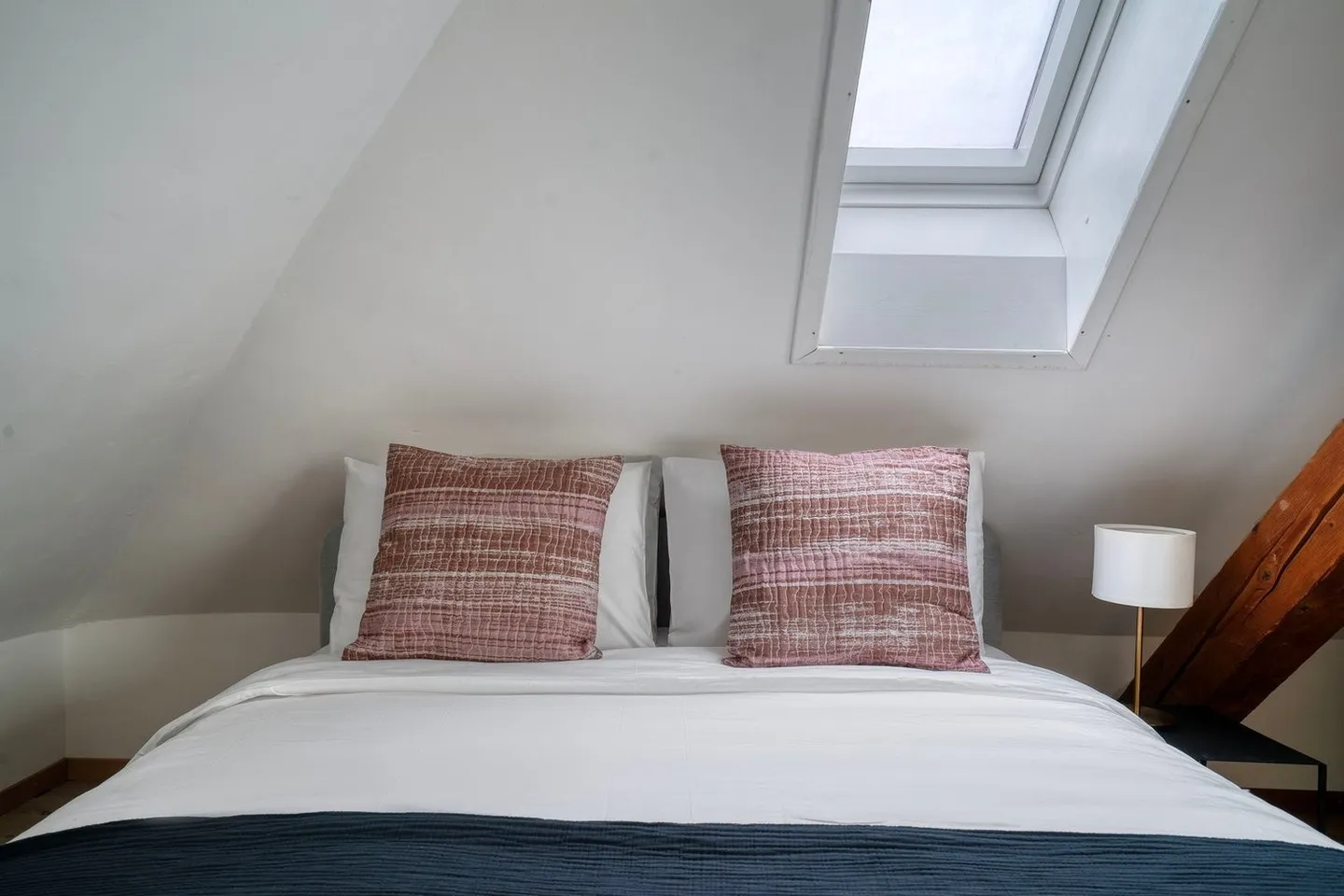 Accogliente Wipkingen 1.5 ZW, vicino alla Limmat, 15 min da HB, di Blueground - Foto 7 di 13