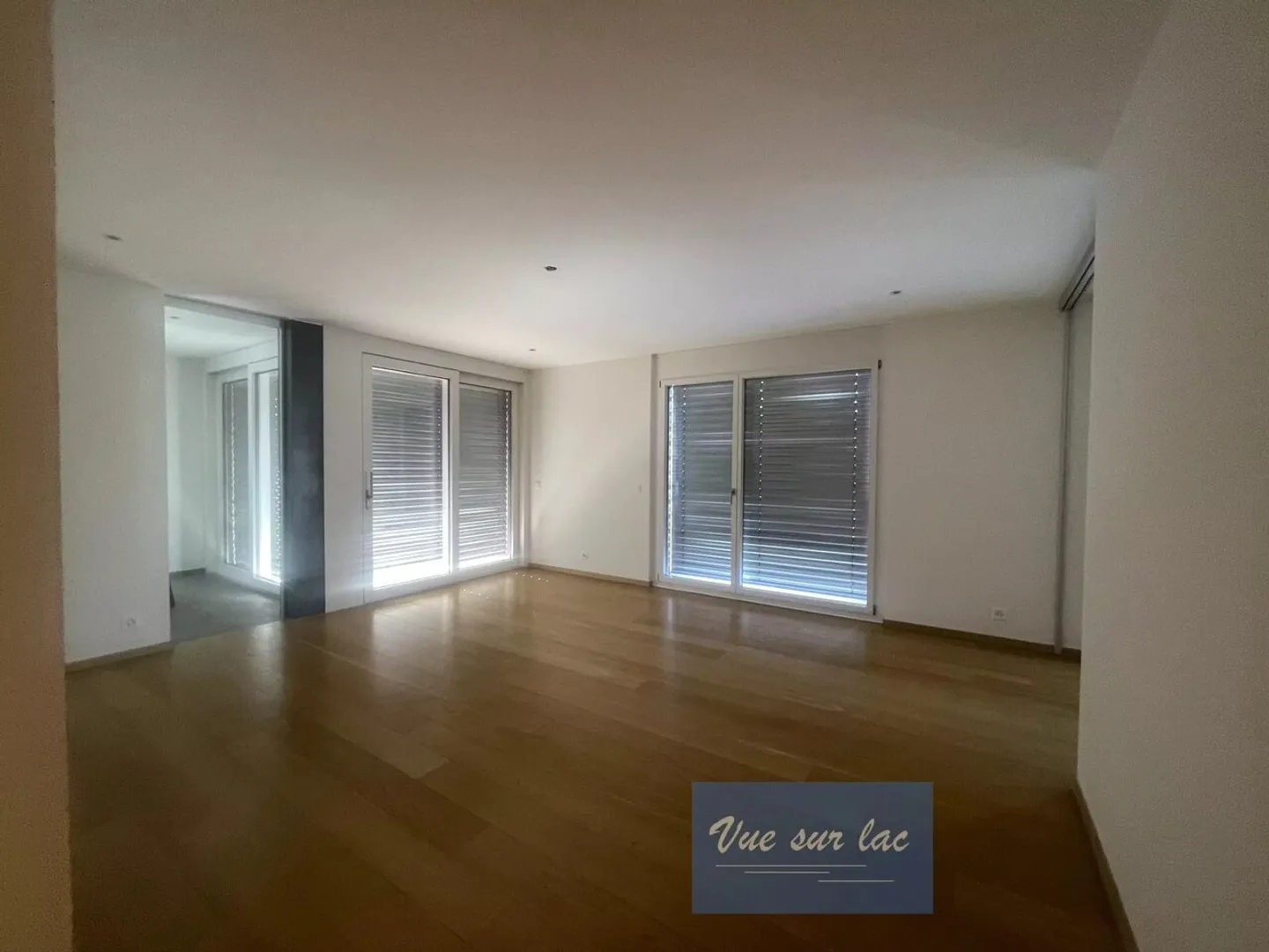 Bright Modern Apartment - Photo 6 of 13