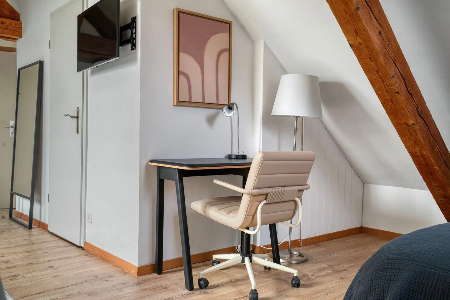 Accogliente Wipkingen 1.5 ZW, vicino alla Limmat, 15 min da HB, di Blueground - Foto 9 di 13