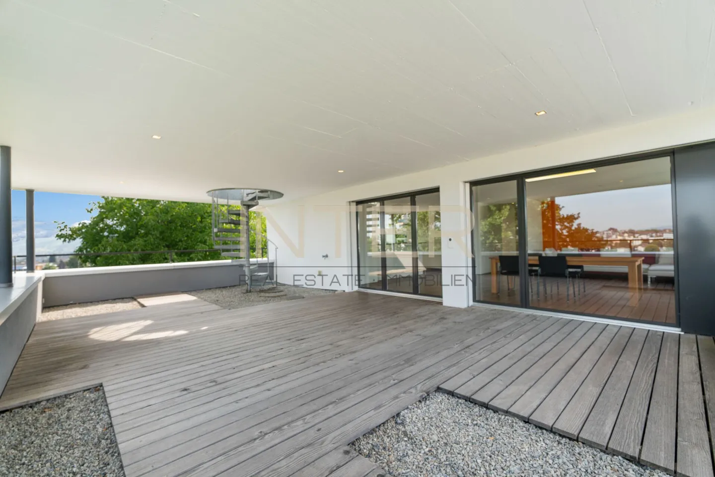 Spacious Attic Maisonette for Comfort in Ebikon - 5.5-Room Apartment with Panoramic View - Photo 6 of 21