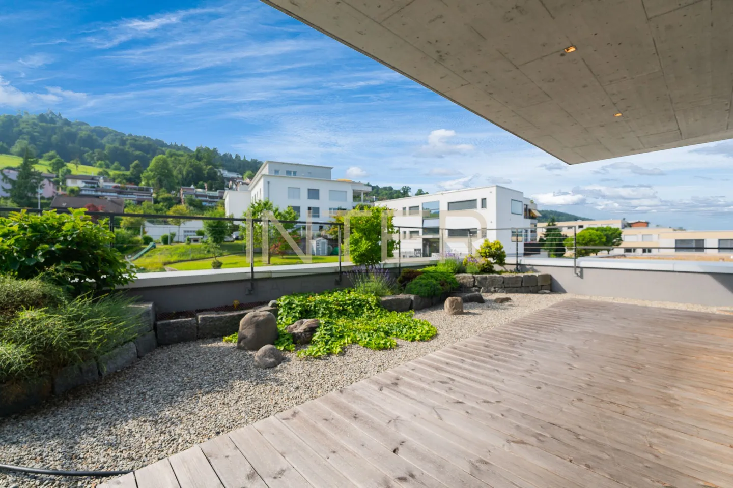 Spacious Attic Maisonette for Comfort in Ebikon - 5.5-Room Apartment with Panoramic View - Photo 3 of 21