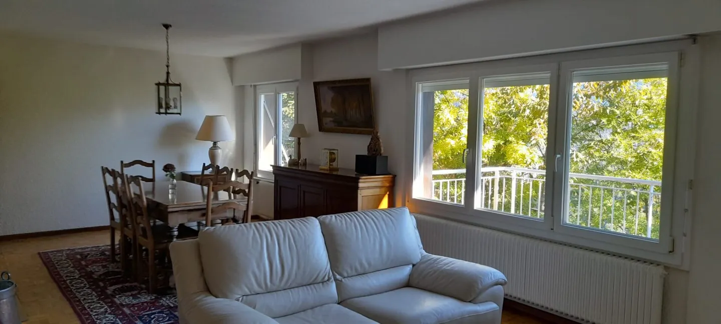 Charmant appartement de 3.5 pces au sein d'une villa, avec combles aménagés, avec extérieur - Foto 2 di 9