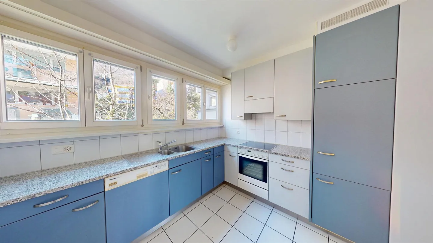 Spazioso appartamento di 3 locali - Foto 9 di 13