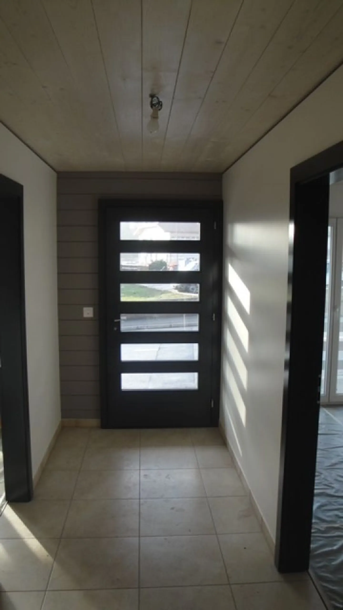 For rent - Charming village house with 4.5 rooms in Concise - 3 bedrooms - 2 bathrooms - Photo 9 of 13