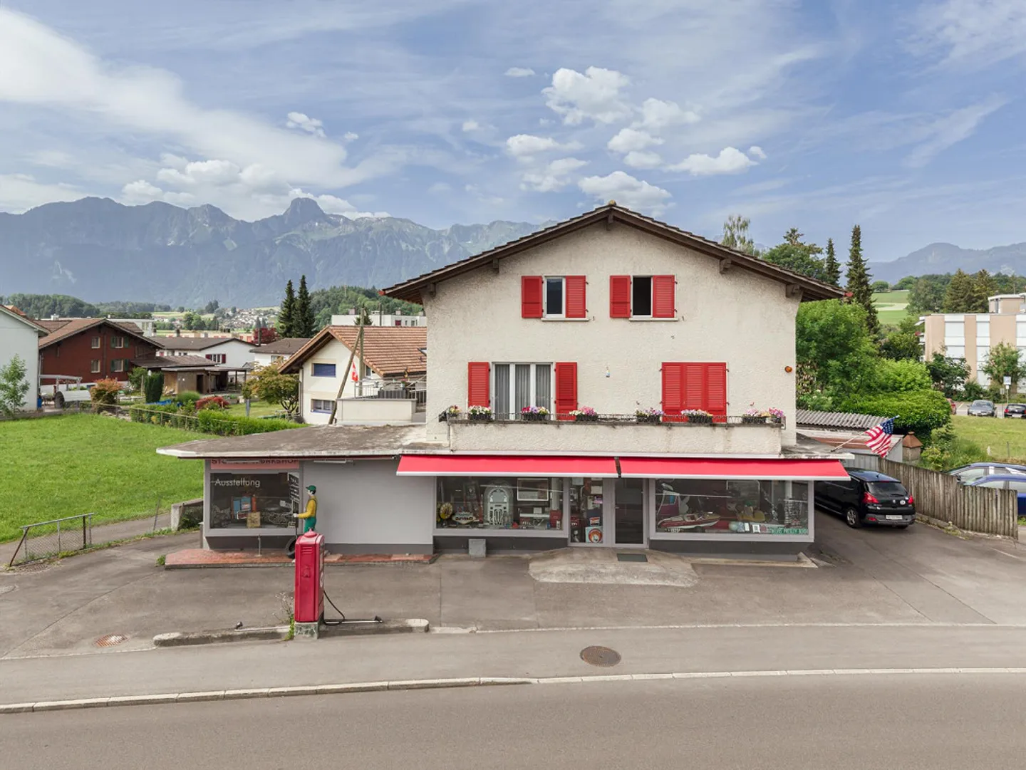 Propriété résidentielle et commerciale centrale à Uetendorf - Photo 1 sur 6
