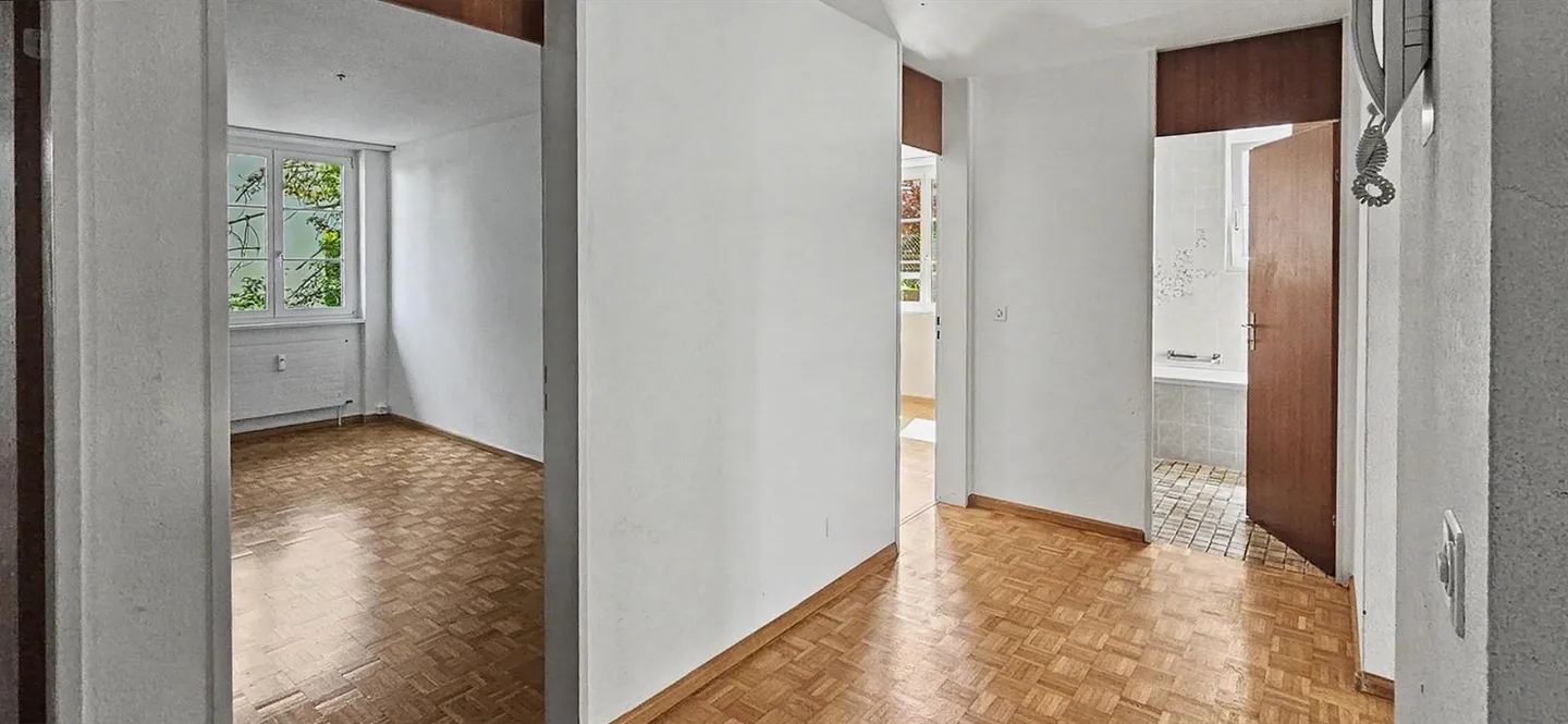 Stilvolle Wohnung in Schönenbuch - Foto 1 von 11