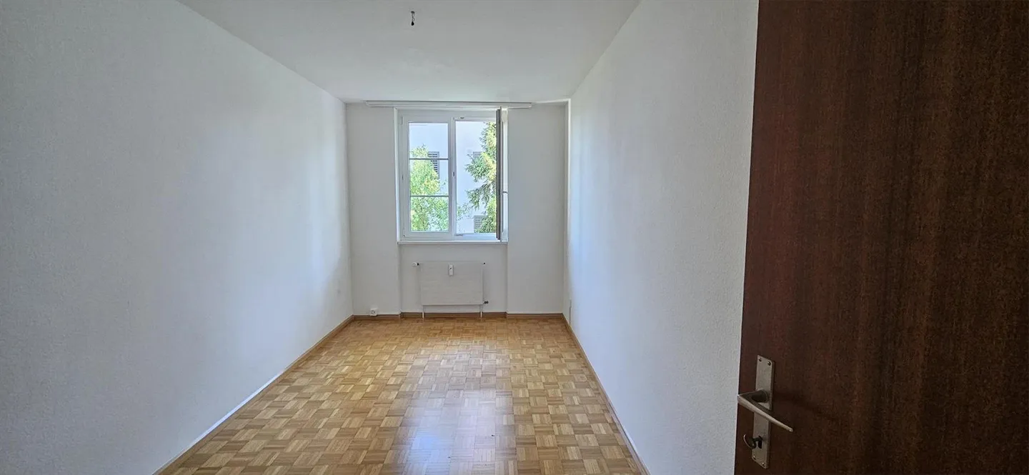 Stilvolle Wohnung in Schönenbuch - Foto 3 von 11