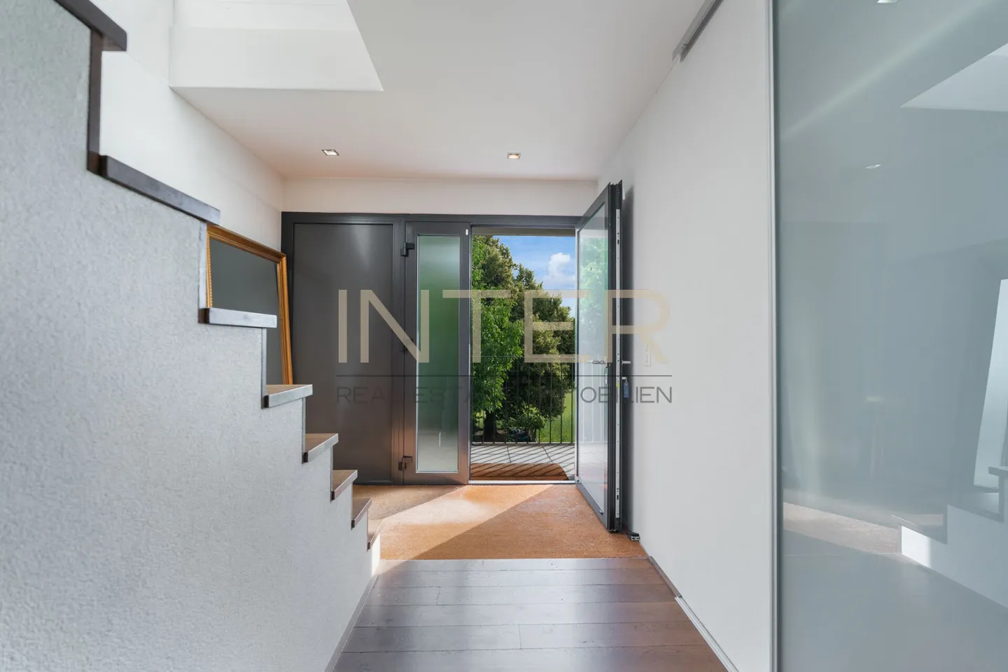 Spacious Attic Maisonette for Comfort in Ebikon - 5.5-Room Apartment with Panoramic View - Photo 15 of 21