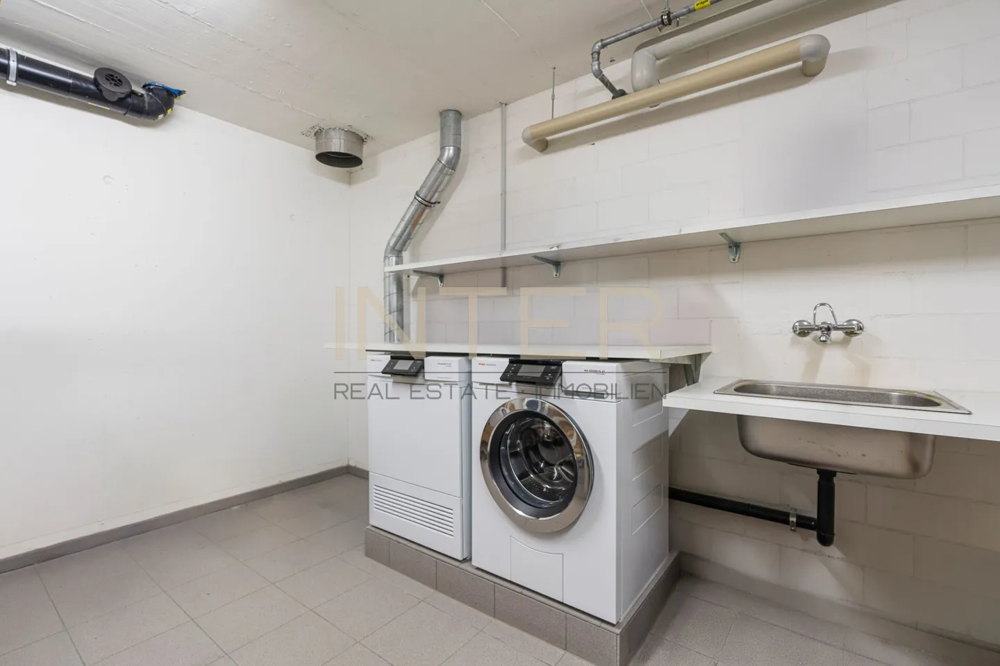 Spacious Attic Maisonette for Comfort in Ebikon - 5.5-Room Apartment with Panoramic View - Photo 16 of 21