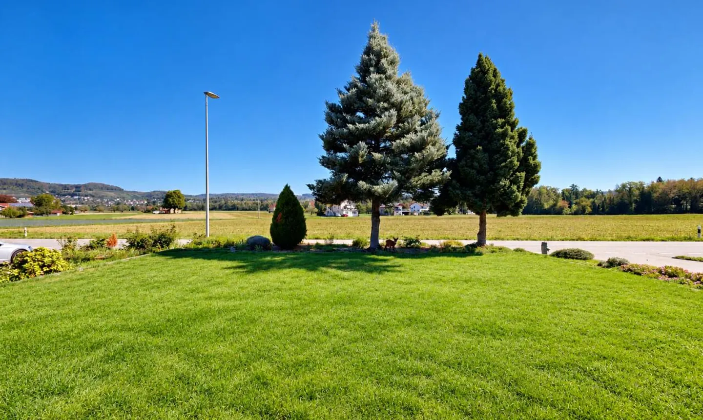 Incantevole casa unifamiliare con molto spazio e vista - Foto 3 di 11