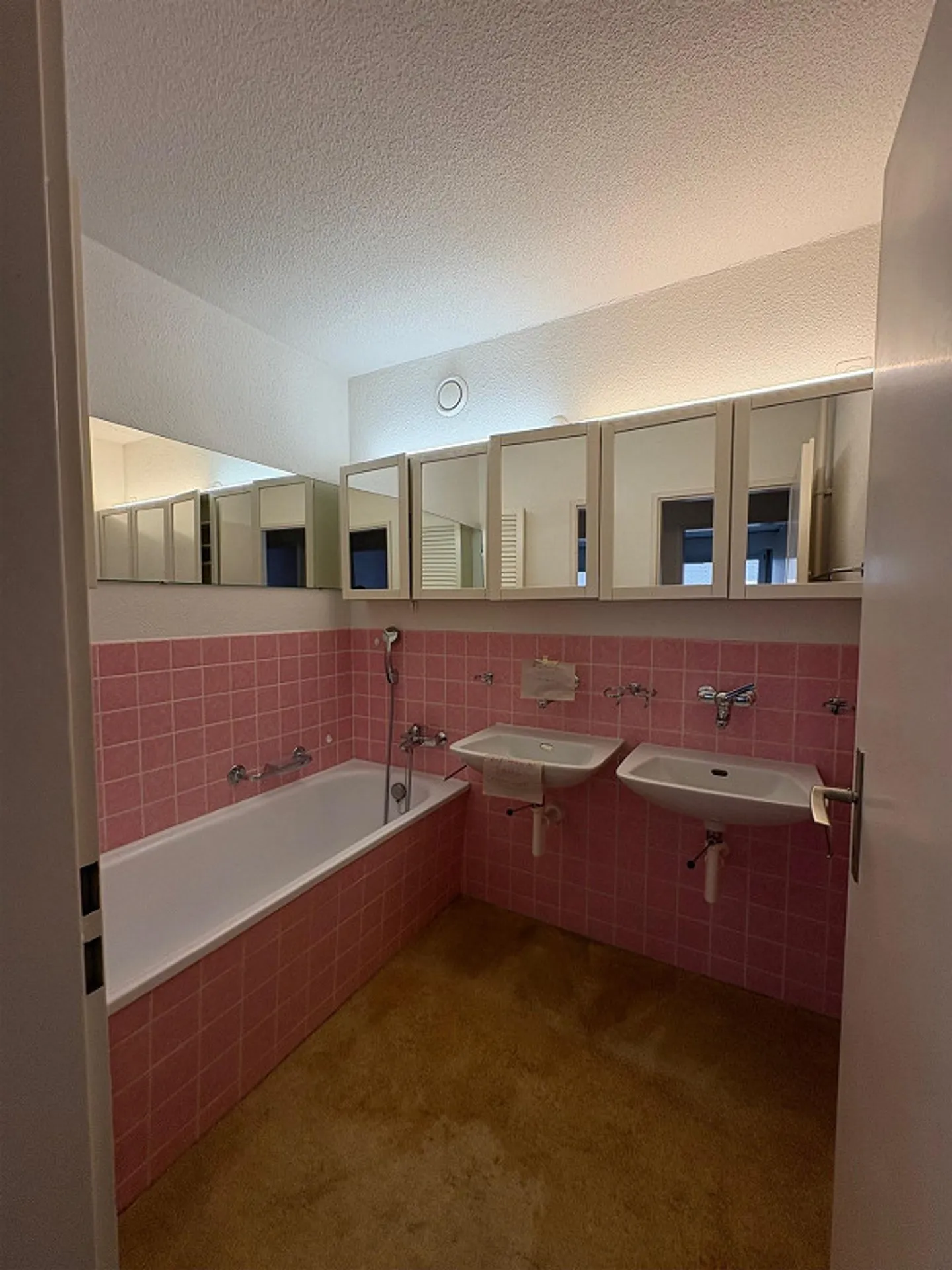 3.5 Room Apartment with Best View - Photo 9 of 10