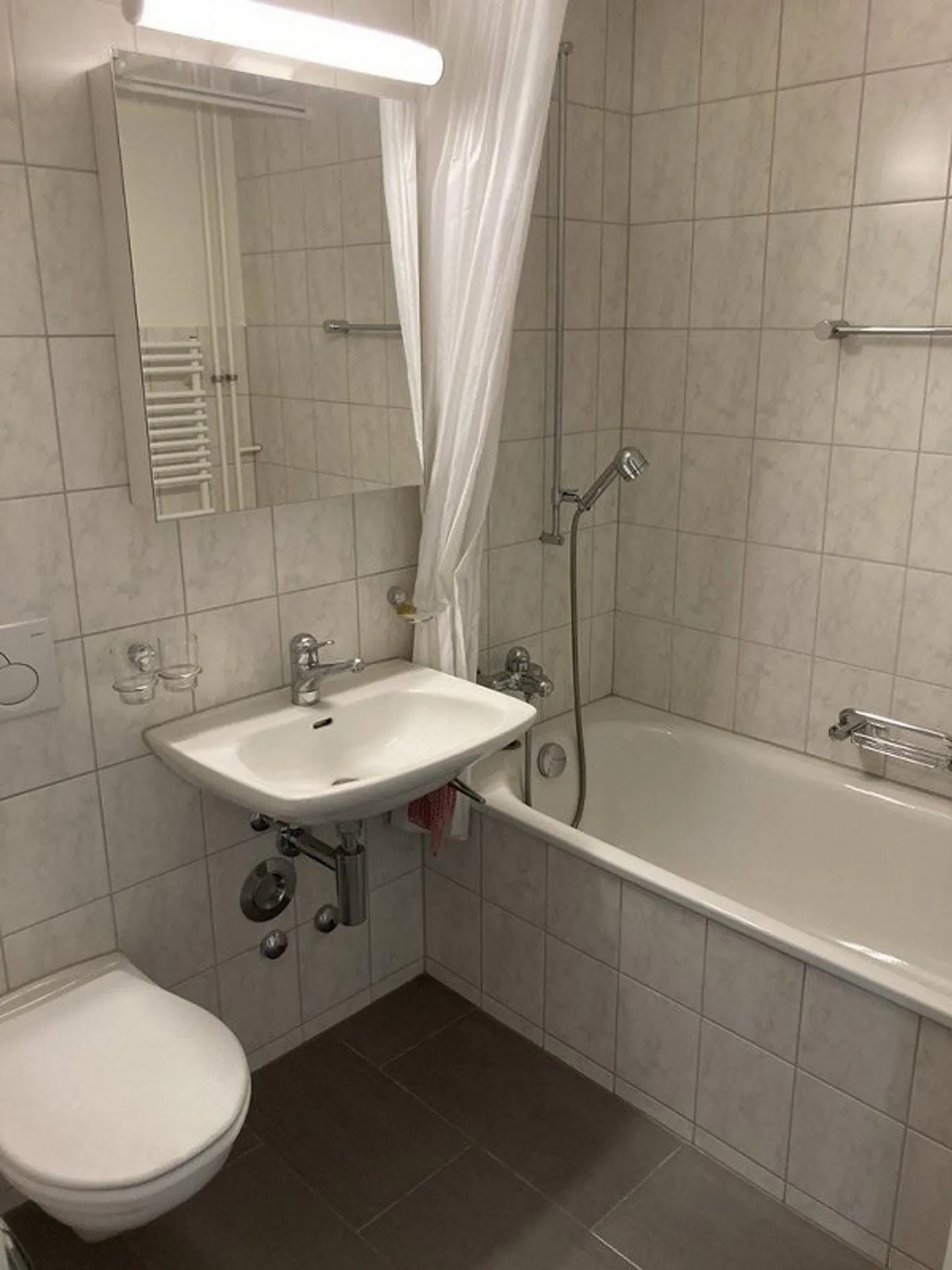 Bel appartement dans un emplacement central - Photo 3 sur 8