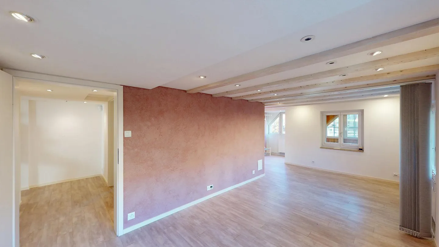 Elegant Living: Modern Meets Historical Charm 6.5 Rooms Freedom for Versatile Use - Photo 10 of 13