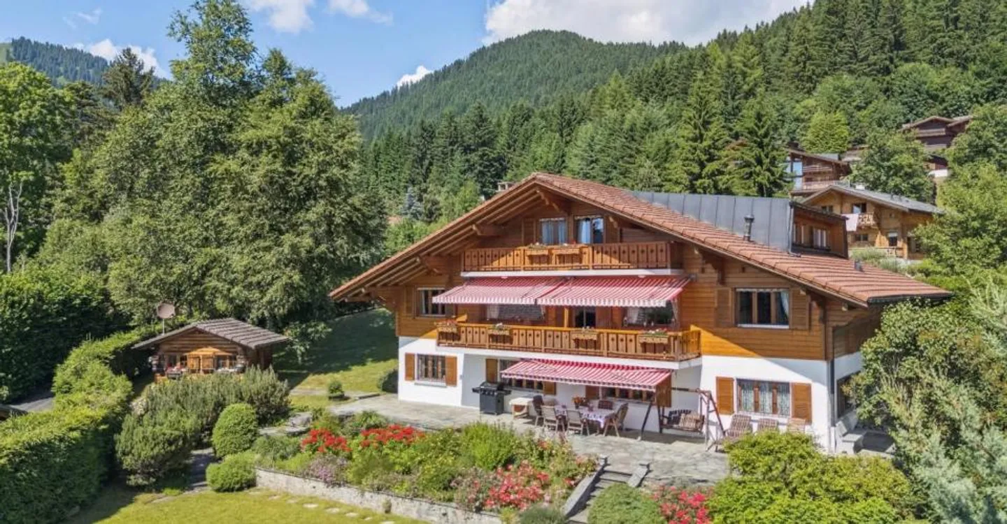 In the highly sought-after Domaine de la Forêt, vast exceptional property - Photo 1 of 13