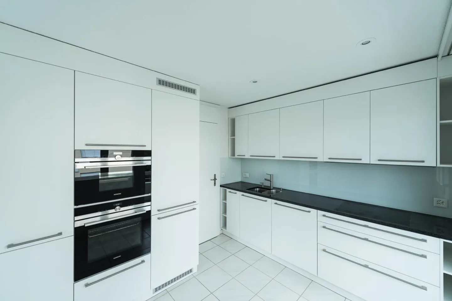 Bright 4.5-room apartment with fireplace - Photo 2 of 5