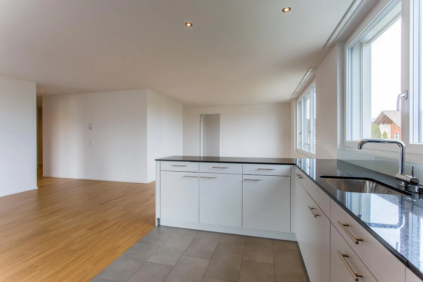 "Engelwies" - grosszügige moderne Wohnung mit allem Komfort! - Foto 2 von 10