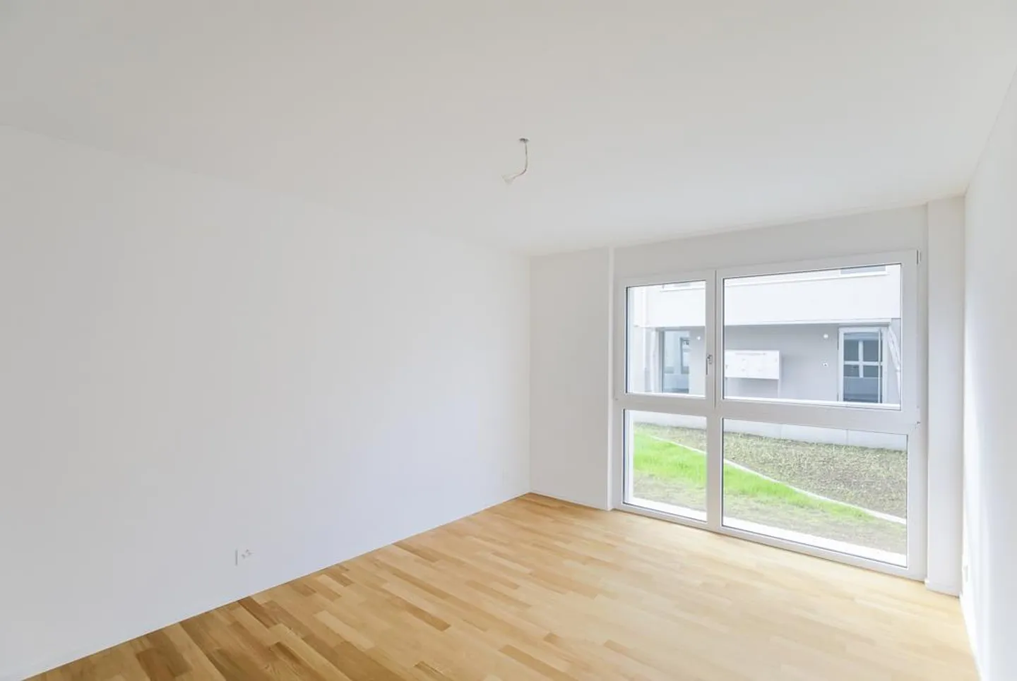 Appartement spacieux de 2,5 pièces au rez-de-chaussée ! - Photo 4 sur 7