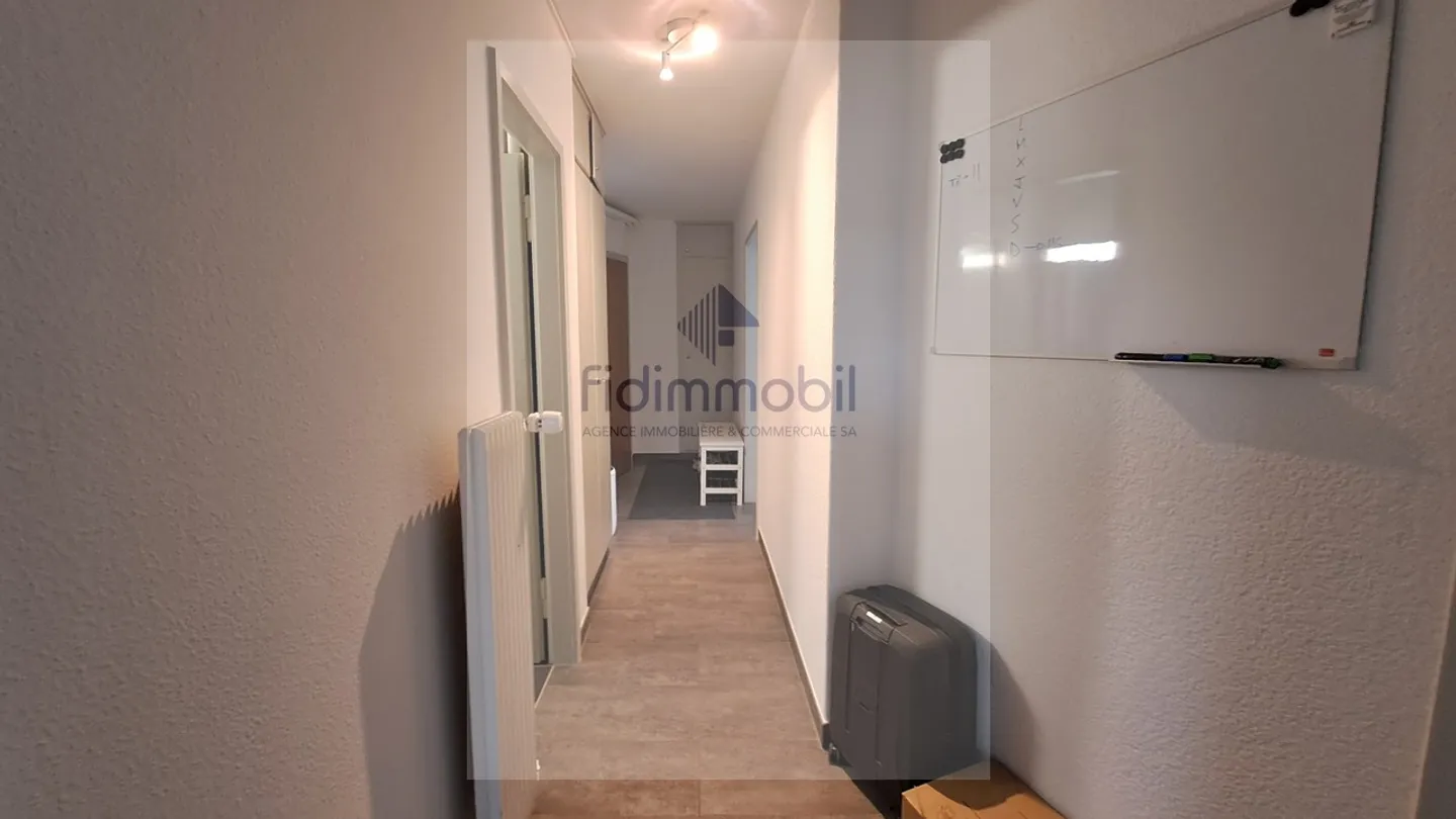 Le Corbusier 14, Le Locle, 3-room renovated apartment in a quiet area - Photo 6 of 7