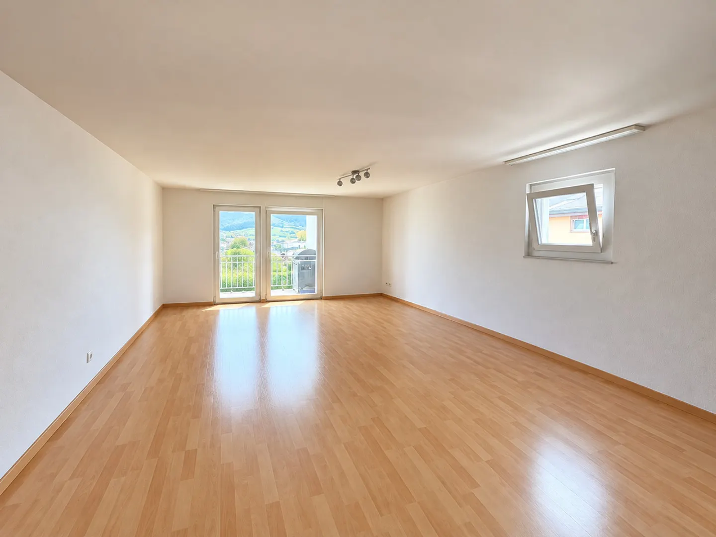 Charmante Wohnung mit Aussicht - Foto 3 von 8