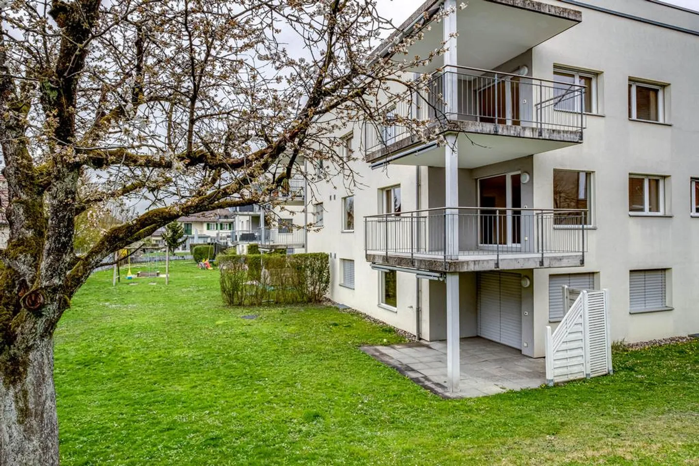 Modern apartment for rent - Photo 1 of 9