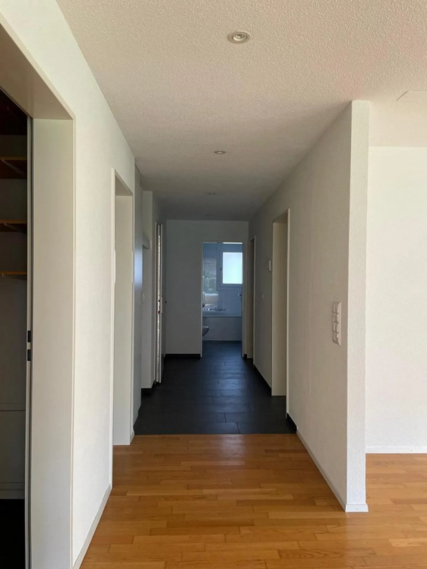 Modern apartment for rent - Photo 5 of 9