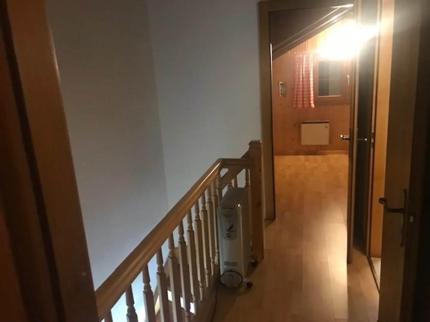 Charming Apartment with Balcony - Photo 11 of 15