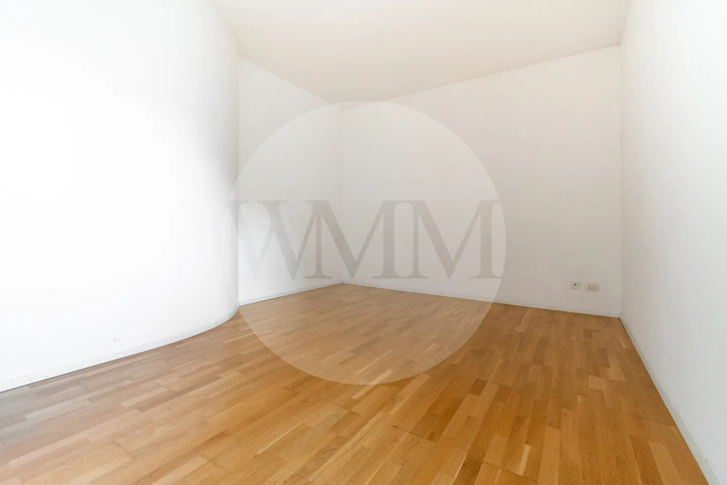 REFINED 5-ROOM APARTMENT WITH TERRACE AND PRIVATE GARDEN - Photo 6 of 12