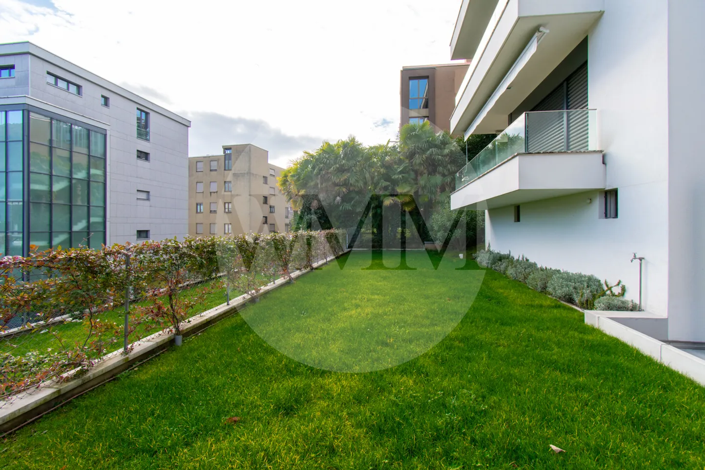 REFINED 5-ROOM APARTMENT WITH TERRACE AND PRIVATE GARDEN - Photo 10 of 12