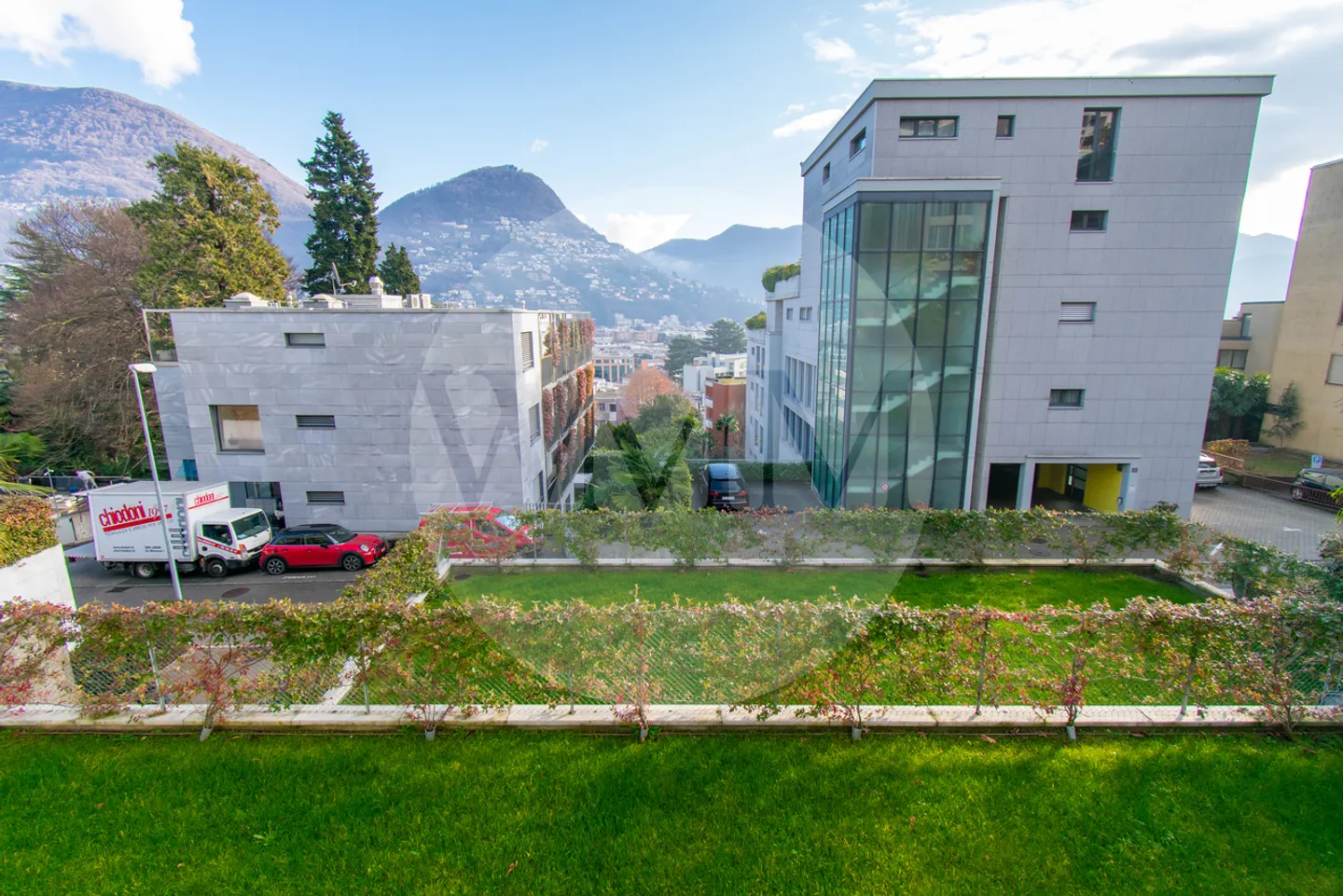 REFINED 5-ROOM APARTMENT WITH TERRACE AND PRIVATE GARDEN - Photo 11 of 12