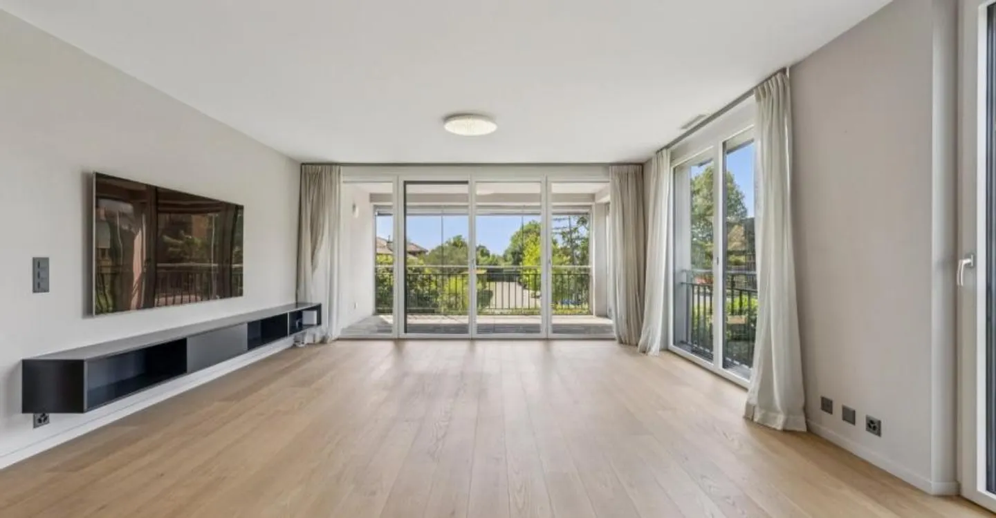 ELEGANT 4.5 PIECES WITH TERRACE - Photo 1 of 10