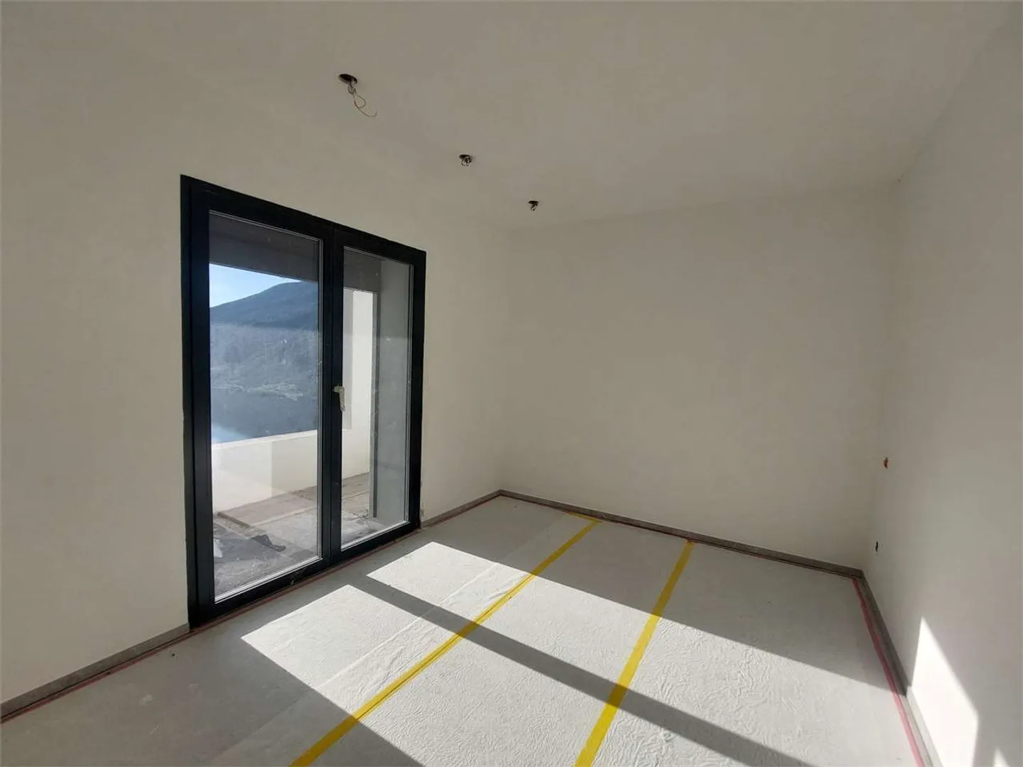 Moderne Villa mit Panoramablick - Foto 7 von 11