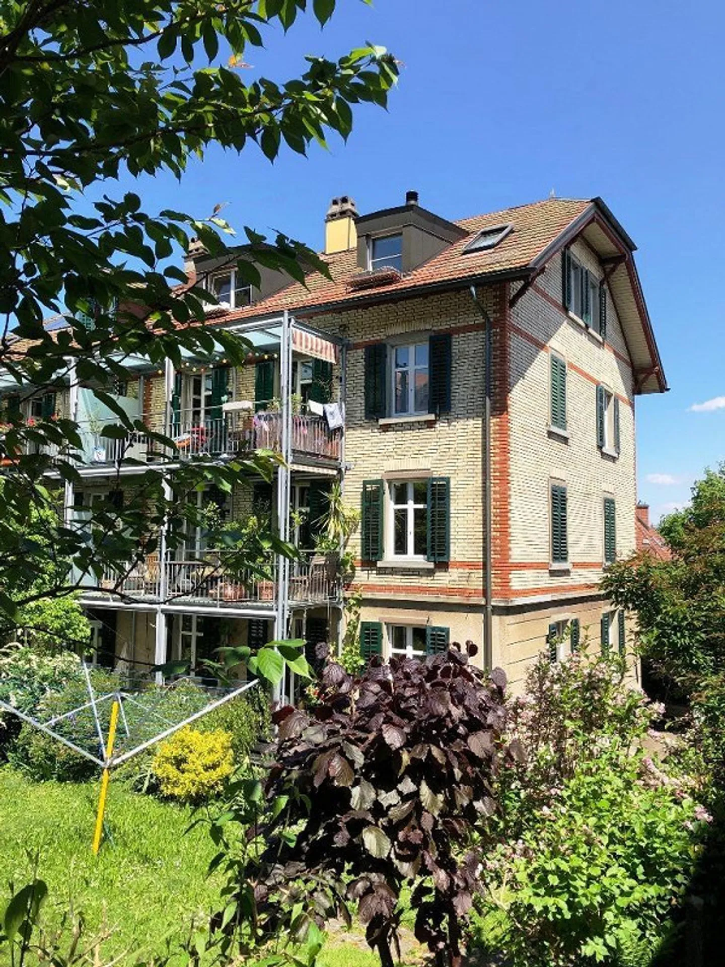 small oasis with cozy seating area - Photo 1 of 4