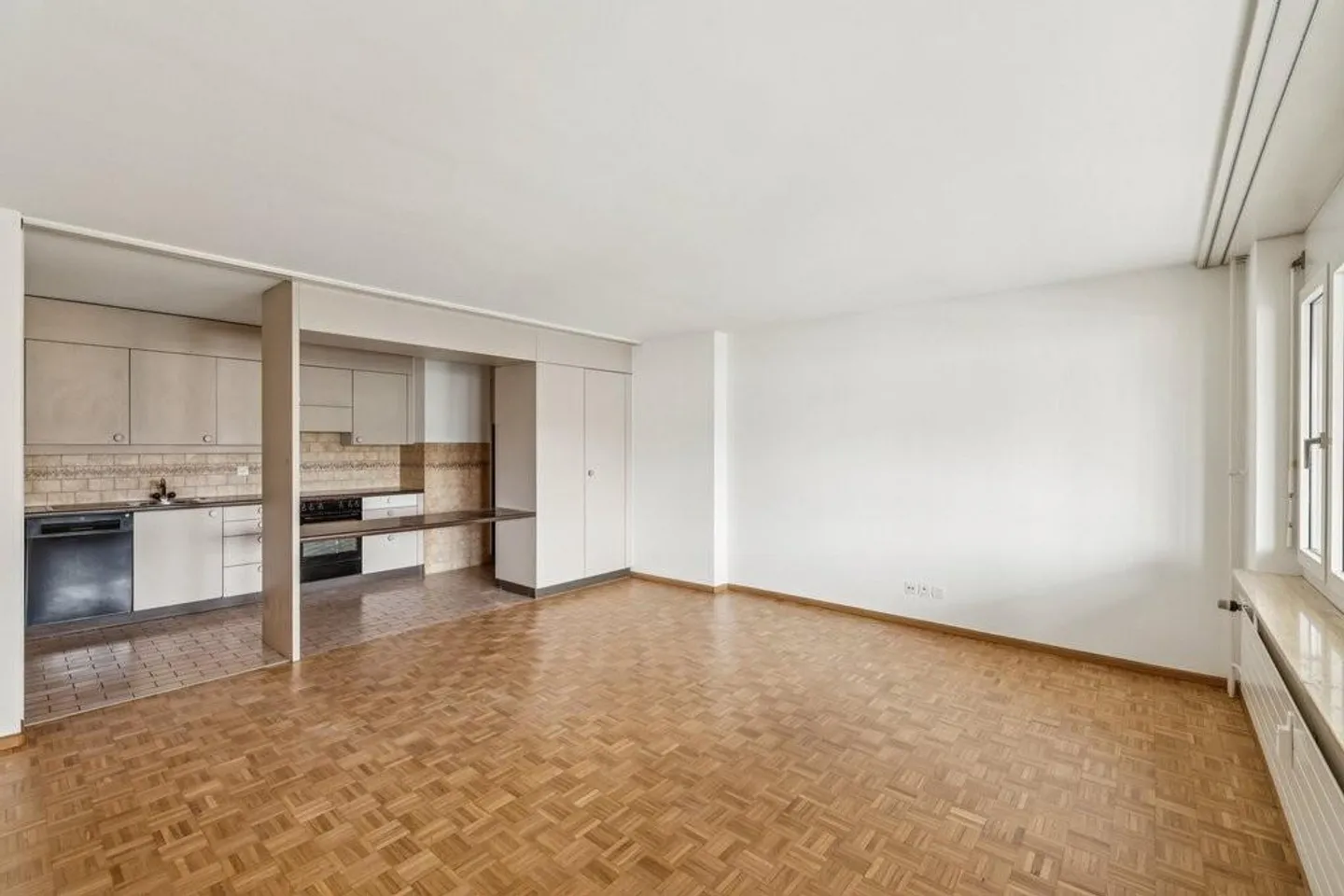 Living in the Heart of Birsfelden - Photo 4 of 11