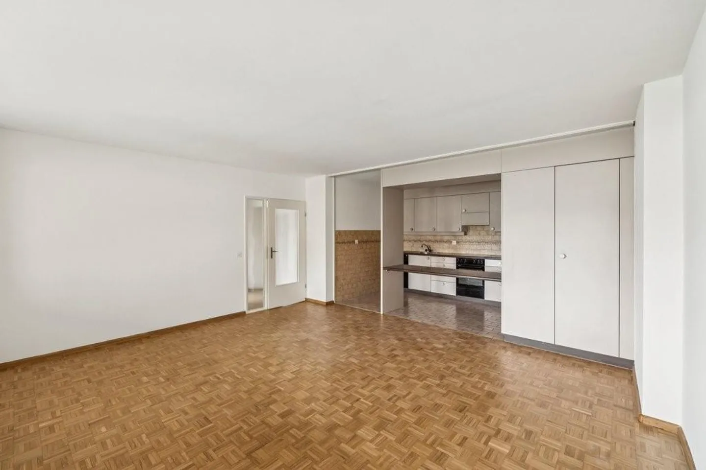 Living in the Heart of Birsfelden - Photo 5 of 11