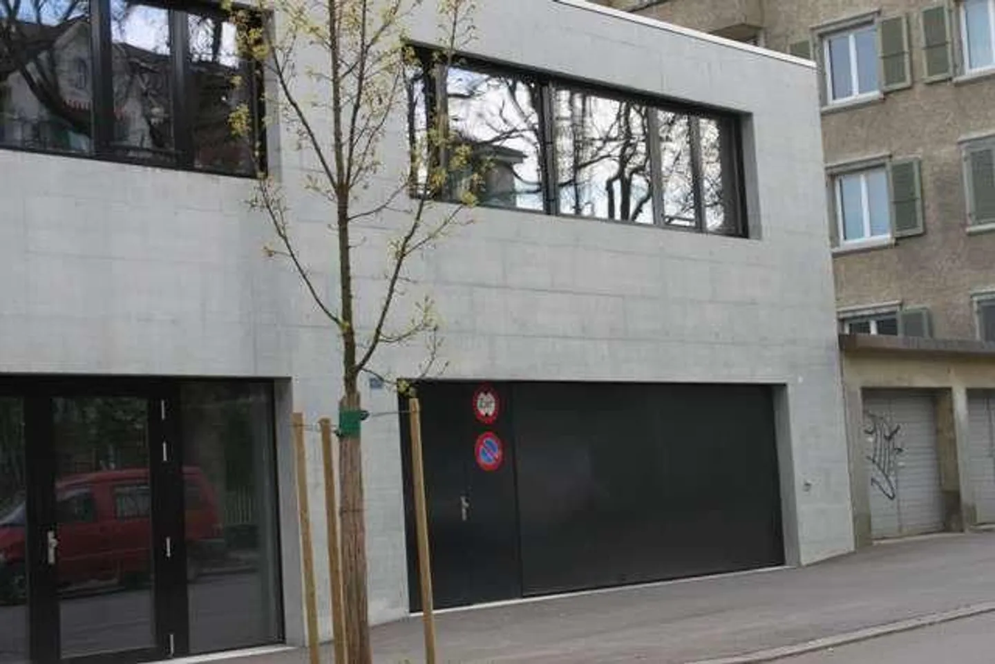 Parkplatz mit Abstellraum - Foto 1 von 1