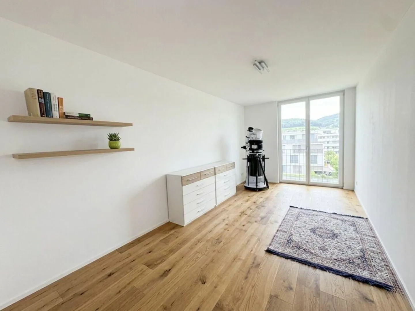 Appartement de 4,5 pièces de haute qualité avec grand balcon - Photo 6 sur 9