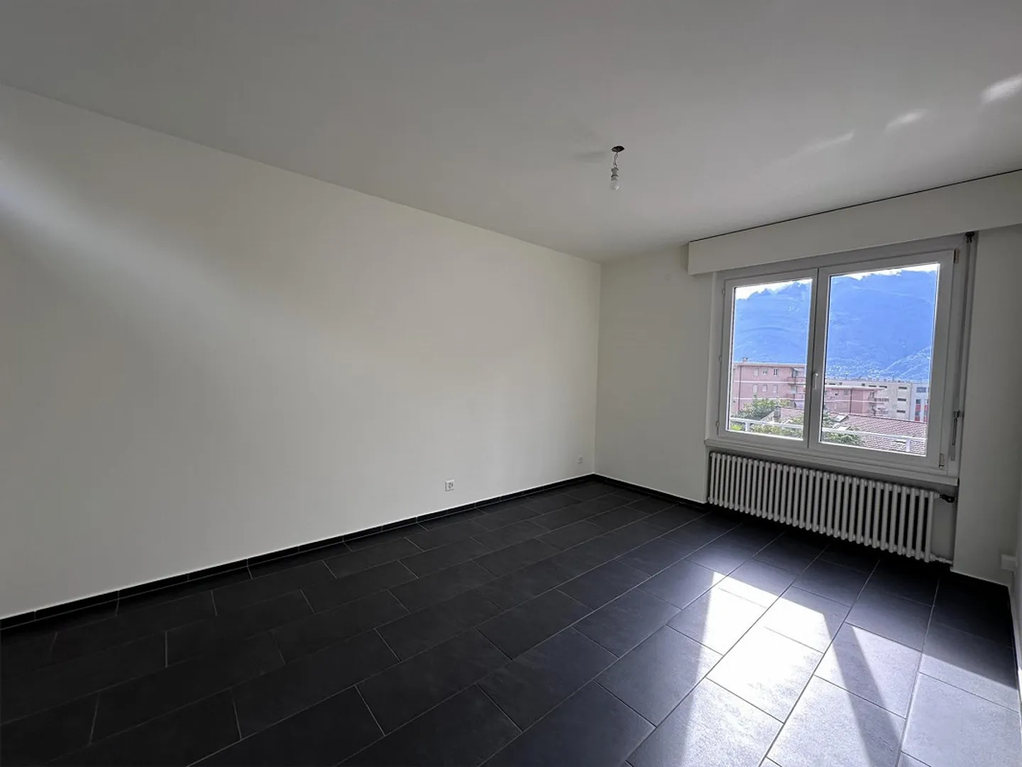 2 ½ Rooms with Lake View in Muralto - Photo 4 of 19