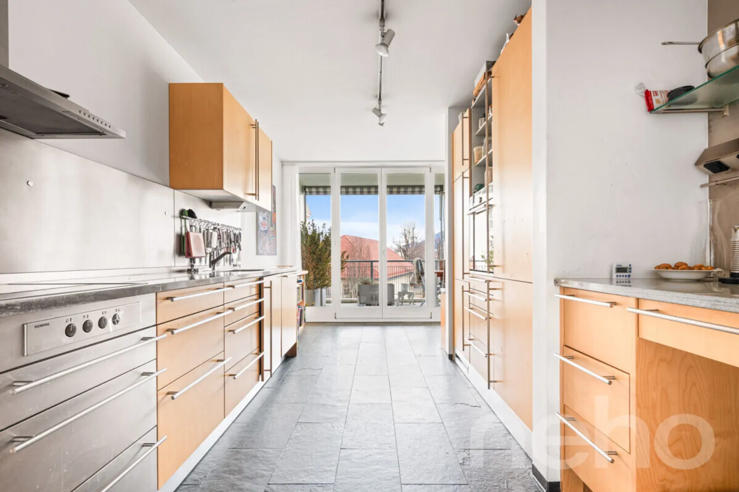 Appartement spacieux de 4,5 pièces avec vue sur la montagne dans un emplacement central à Chur - Photo 4 sur 12