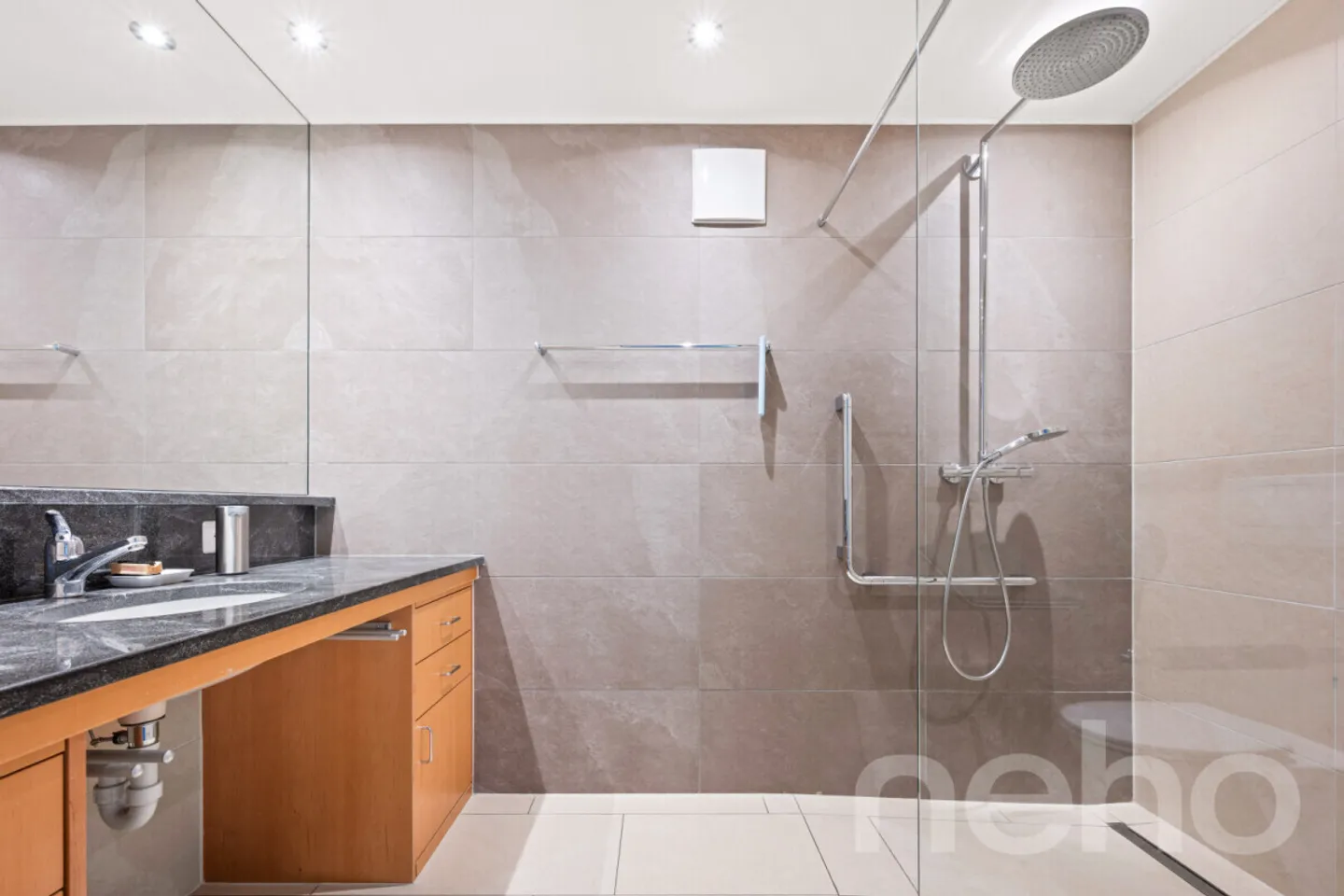 Appartement spacieux de 4,5 pièces avec vue sur la montagne dans un emplacement central à Chur - Photo 9 sur 12