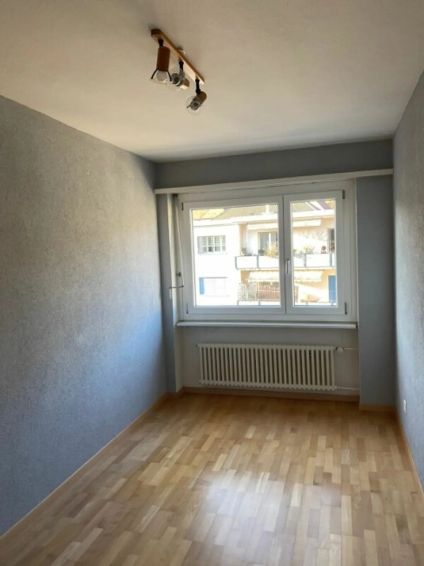 «Helle 4.5 Zimmer Wohnung mit sehr guten Anschlüssen» - Foto 5 von 8