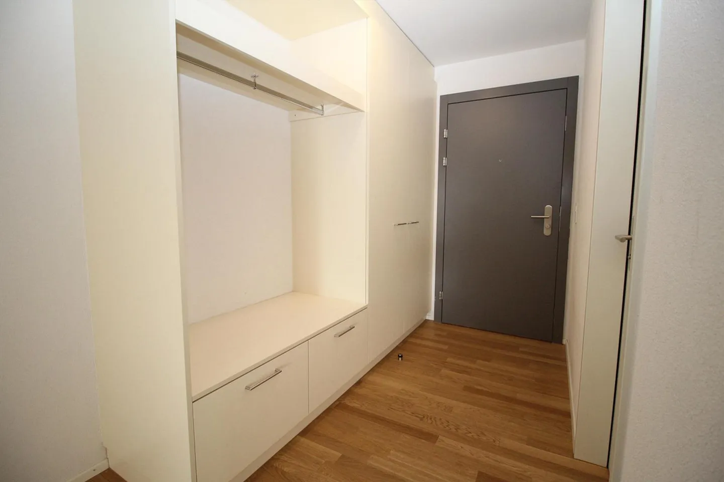 Modern, bright 3.5-room apartment in the center of Diessenhofen - Photo 2 of 13