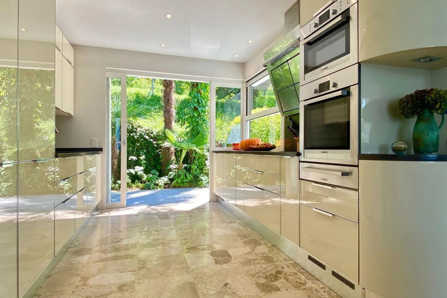 Villa exclusive avec vue panoramique sur le lac à 180° et une intimité absolue - Photo 6 sur 30