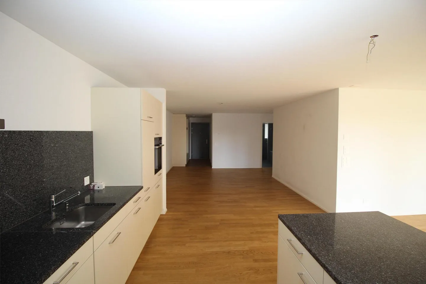 Modern, bright 3.5-room apartment in the center of Diessenhofen - Photo 4 of 13