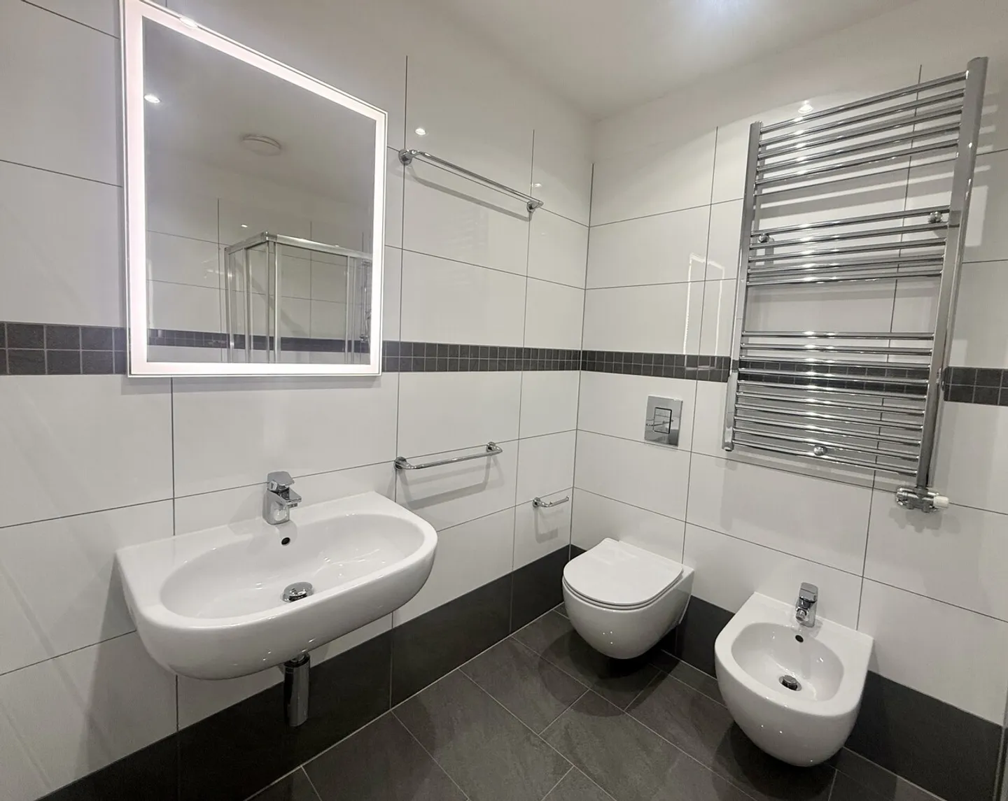 Apartment for rent - Photo 5 of 8